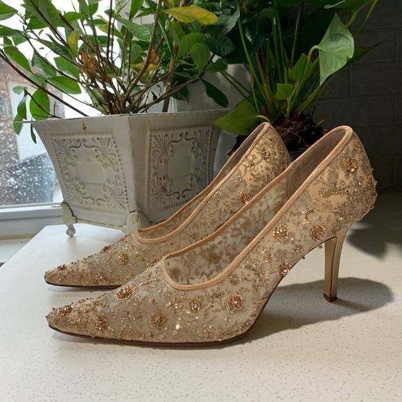 champagne color evening shoes